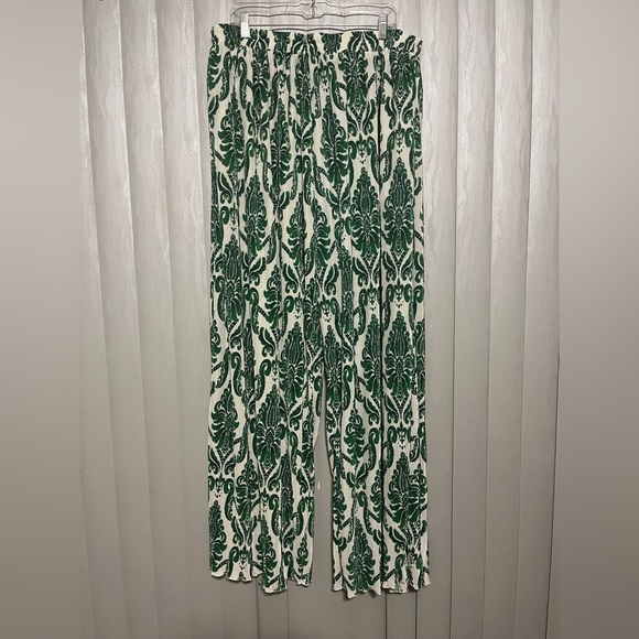 Bali Adventures Pant Set - Picture 5 of 13